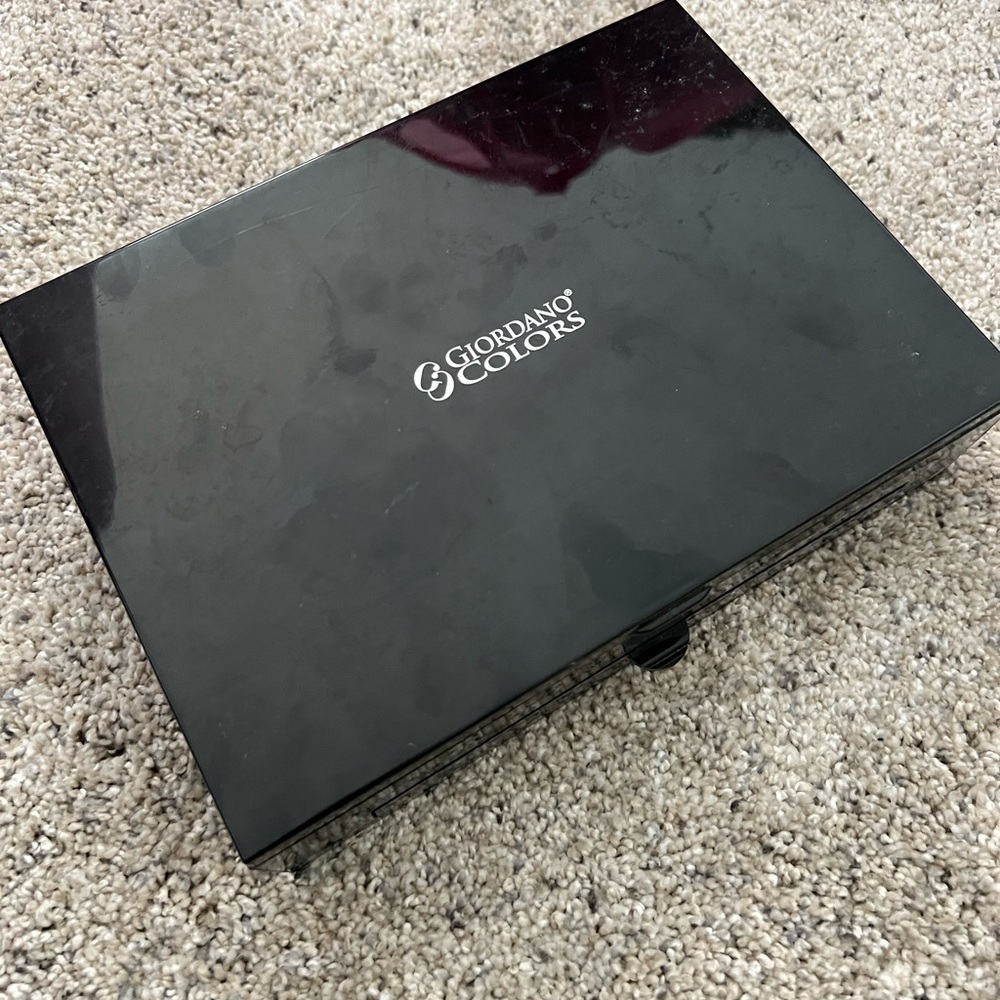 Makeup Box - Picture 2 of 5
